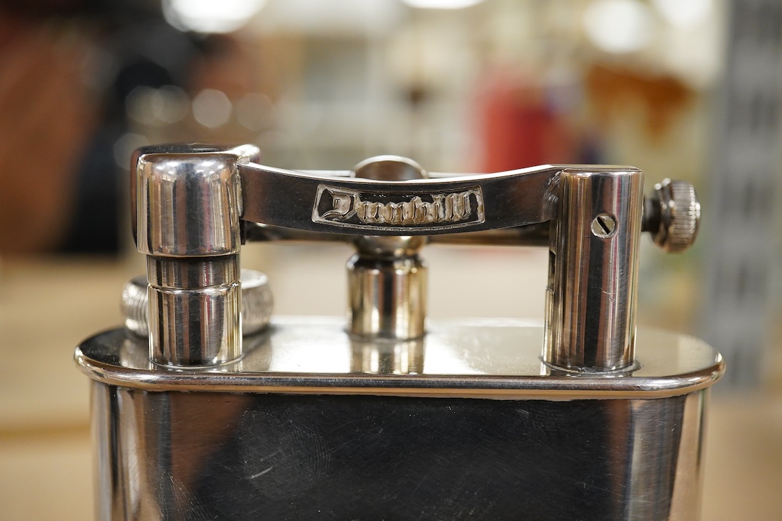 A Dunhill silver plated lift-arm table lighter, 10cm
